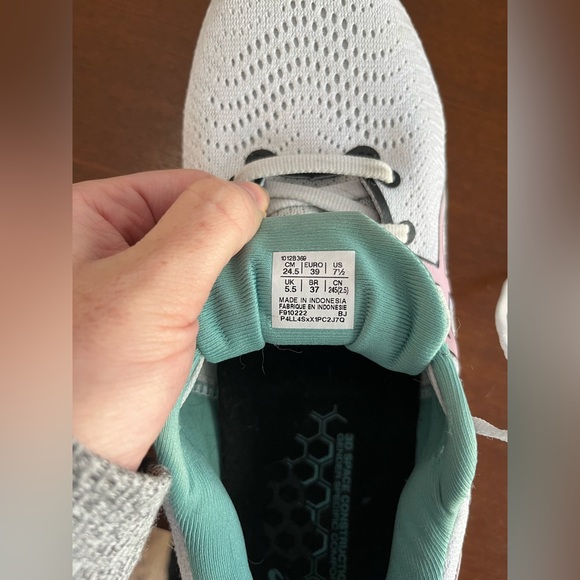 ASIC GEL-CUMULUS 24 Women’s size 7.5 - Picture 3 of 6